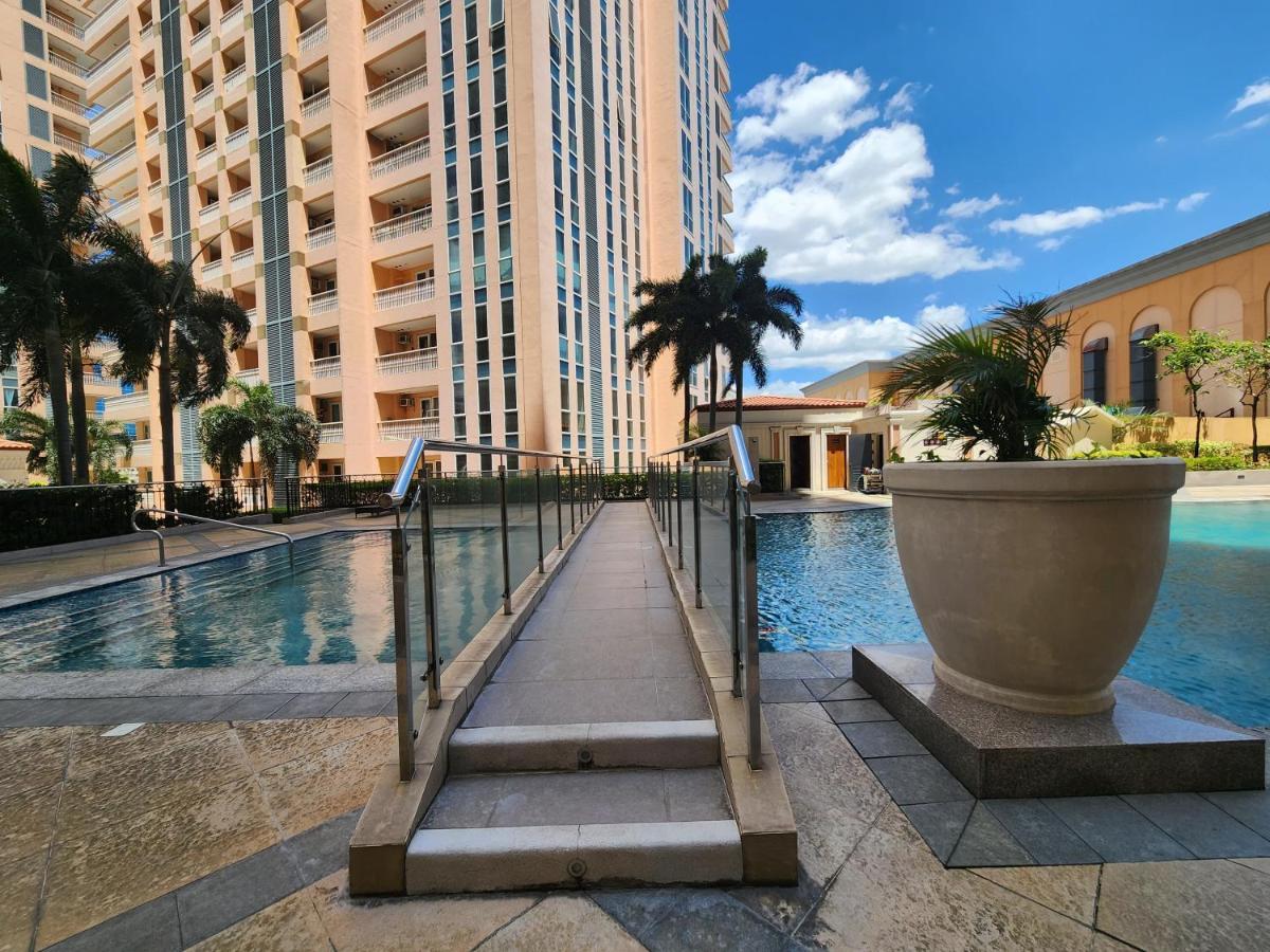 Spacious Cozy Suite At The Venice Mall With Free Parking And Washing Machine (Adults Only) Taguig Eksteriør bilde